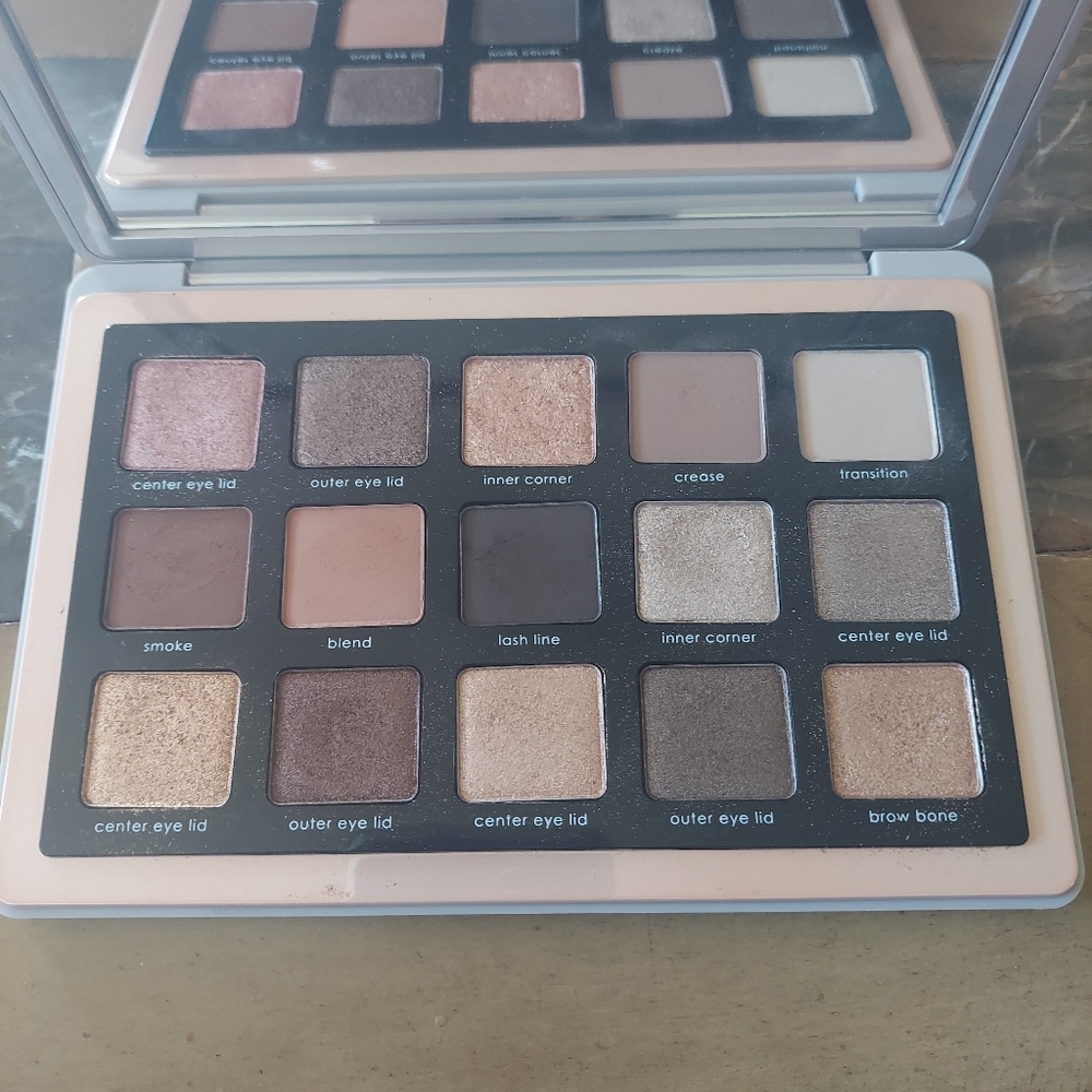COPY-Relisted-Natasha Denona Glam Eyeshadow Palette